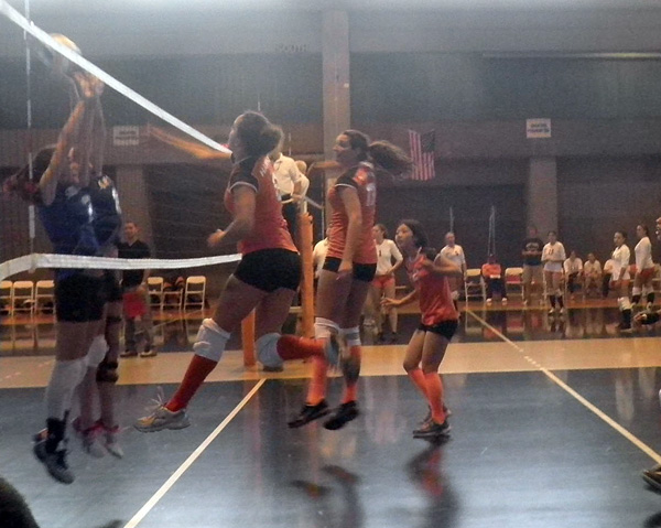 Rockland Volleyball Splits Doubleheader Tilt