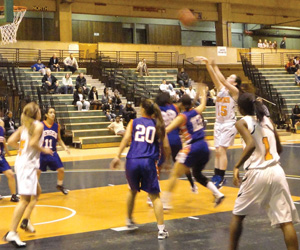 Rockland Losses Women’s Basketball Against Bergen 62-50