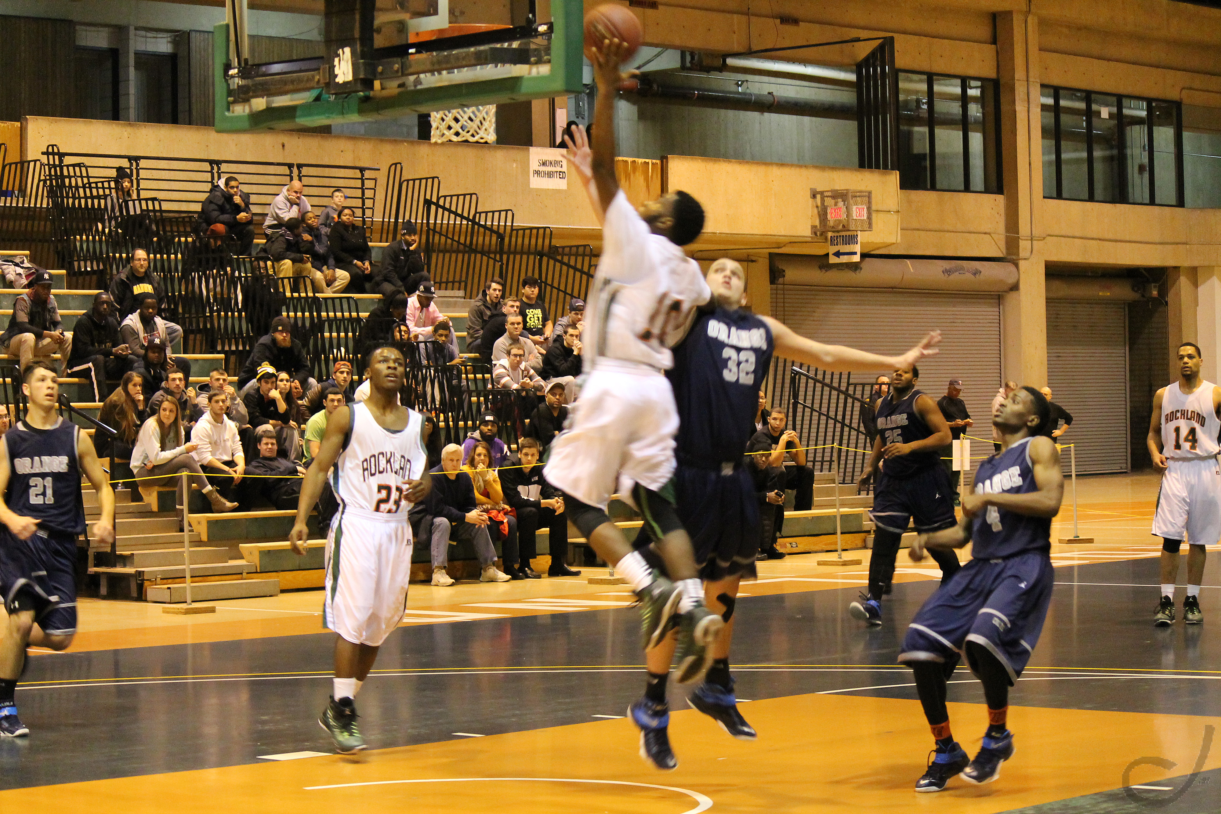 Men’s Basketball: Rockland beats Orange 85-80