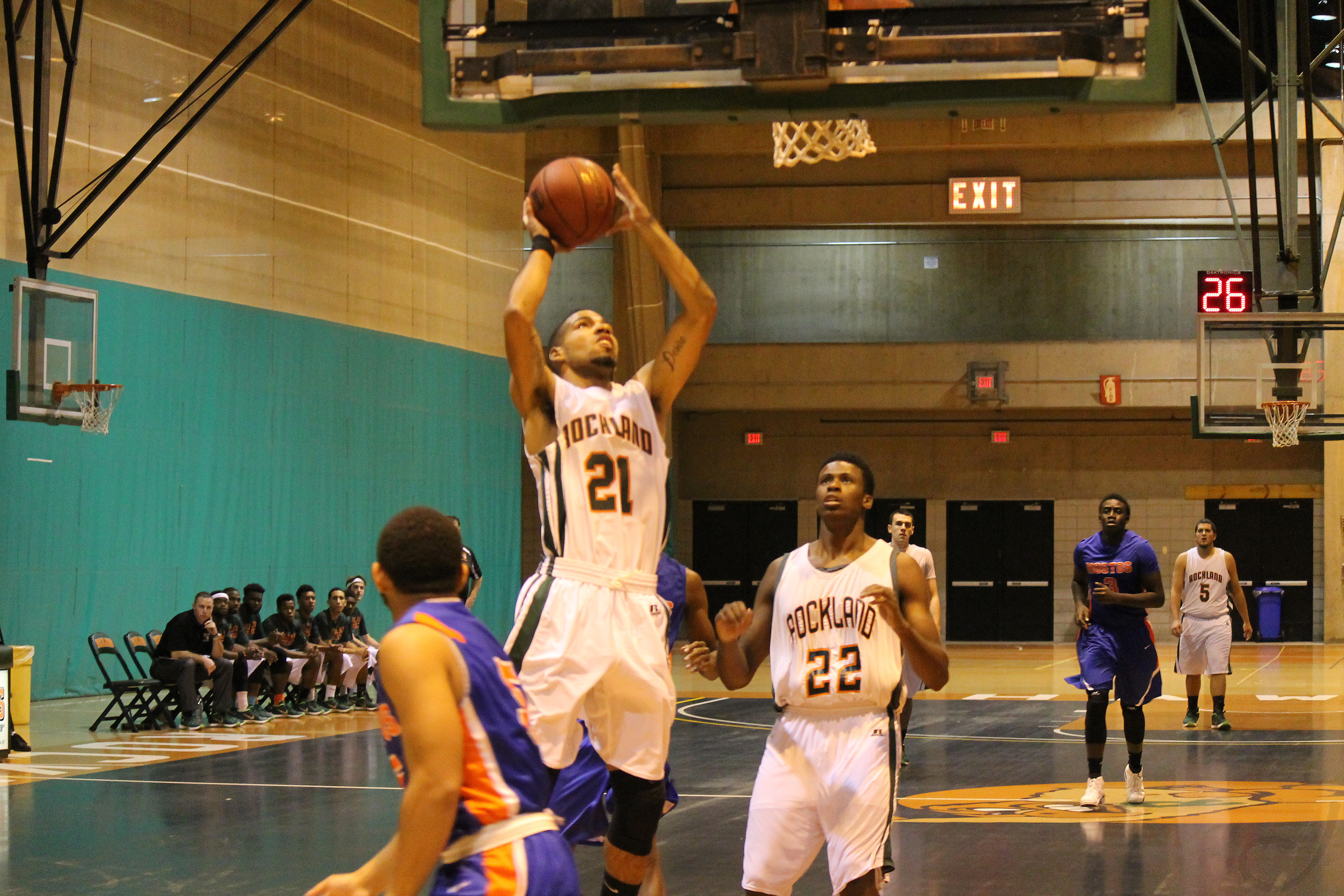 Basketball: Rockland Splits Doubleheader Against Hostos