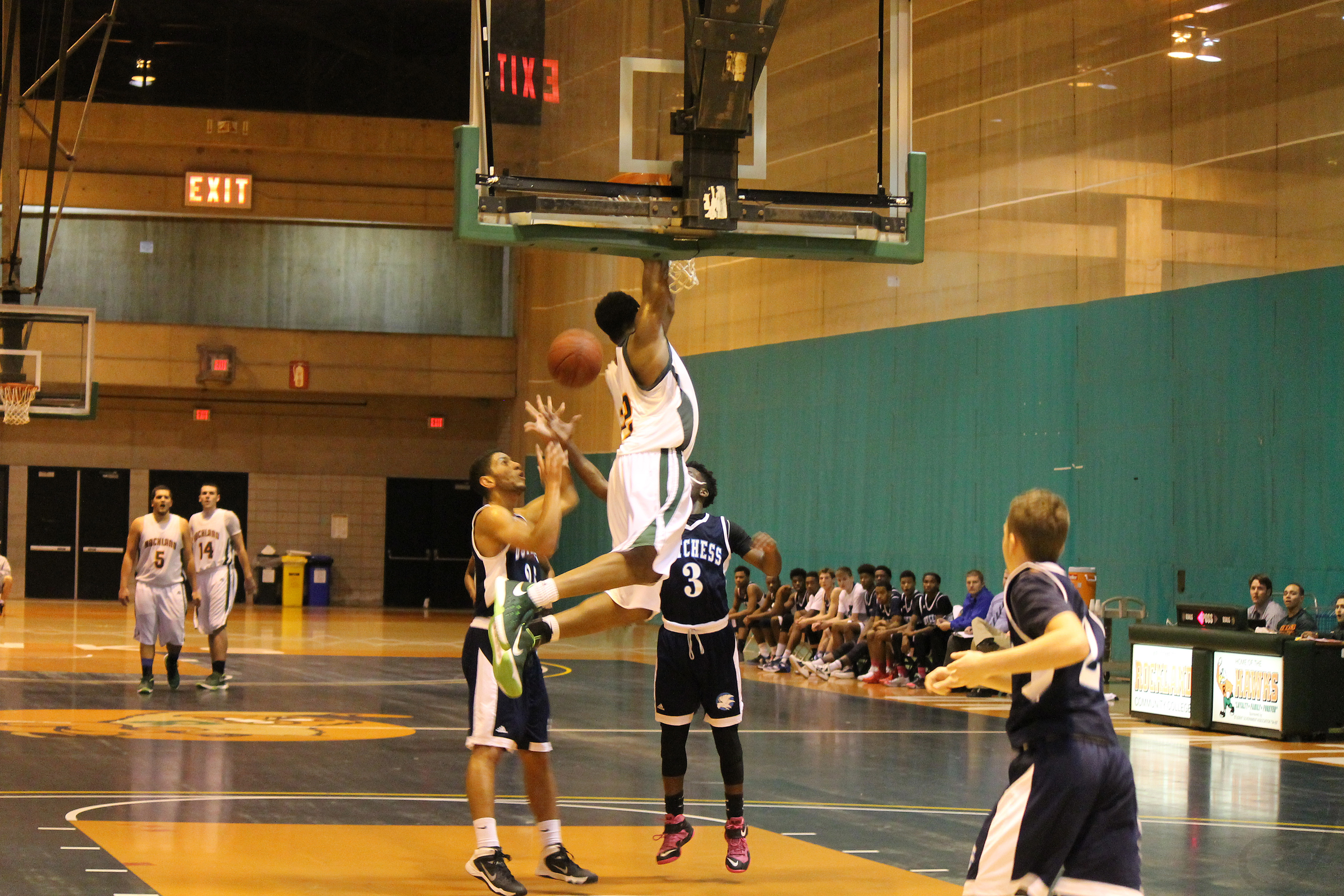 Basketball: Rockland Sweeps Doubleheader Against Dutchess